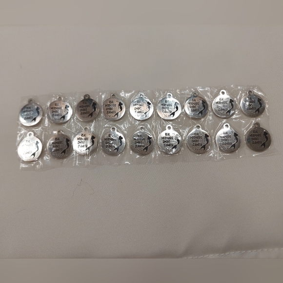 ALL Jewelry Making Supplies, mermaids,shells, mermaid hearts, 49 pcs. - Picture 7 of 9